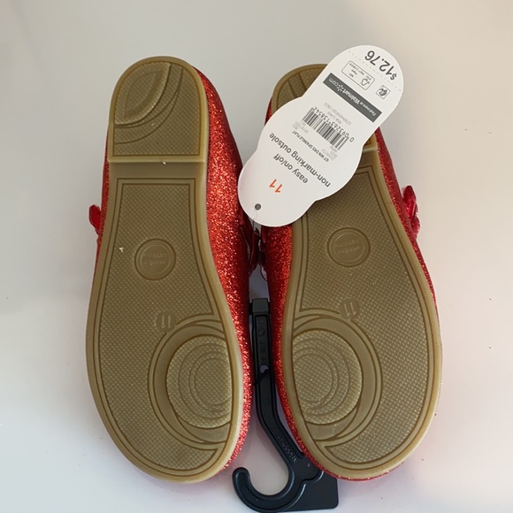 Glitter Red Flats - Picture 2 of 3